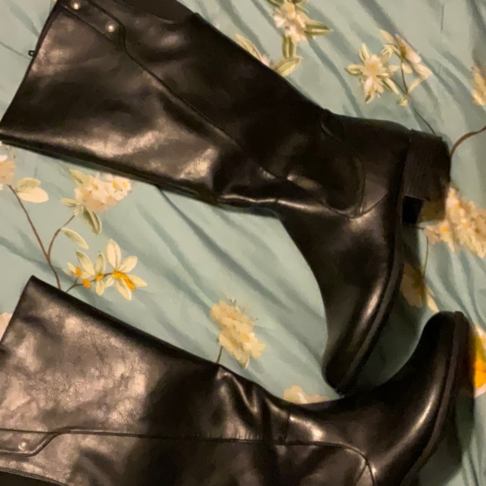 Beautiful Life Stride boots